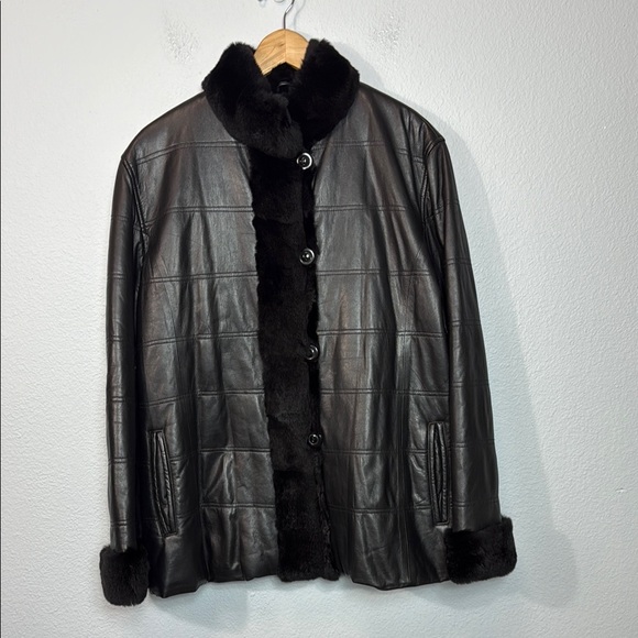 Women's‎ Black Leather Jacket with Rabbit Fur Trim - Picture 1 of 8